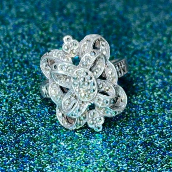 VTG 925 Sterling Silver Marcasite Art Deco Bow Ribbon Ring Approximate Size 8 - Picture 12 of 16